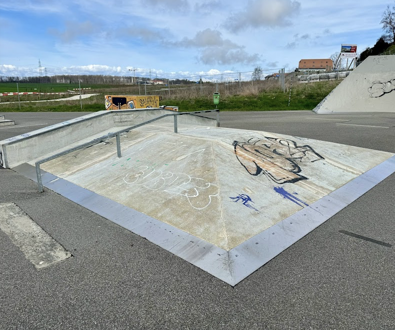 Mont-sur-Lausanne skatepark